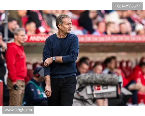 因扎吉执教风格强调高位逼抢与快速转换，战术体系注重进攻效率