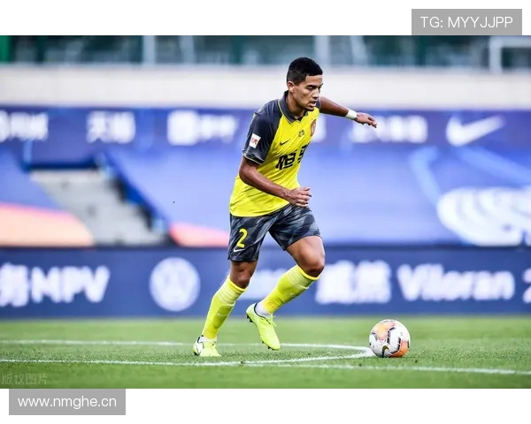 哈维·西蒙斯技术细腻与本赛季表现稳健解析