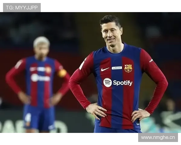 巴萨传控回潮与效率追求并存，当前战术调整对球队表现带来阶段性挑战